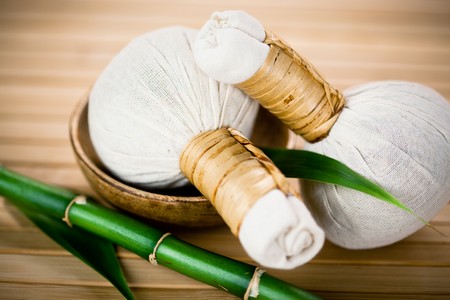 pochon massage Luk Pra Kob et bambou