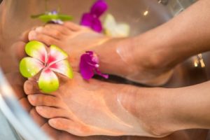 Massage des pieds et des mains