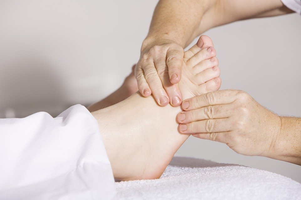 massage des pieds et des mains